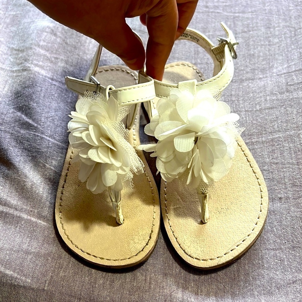 White flower Sandal